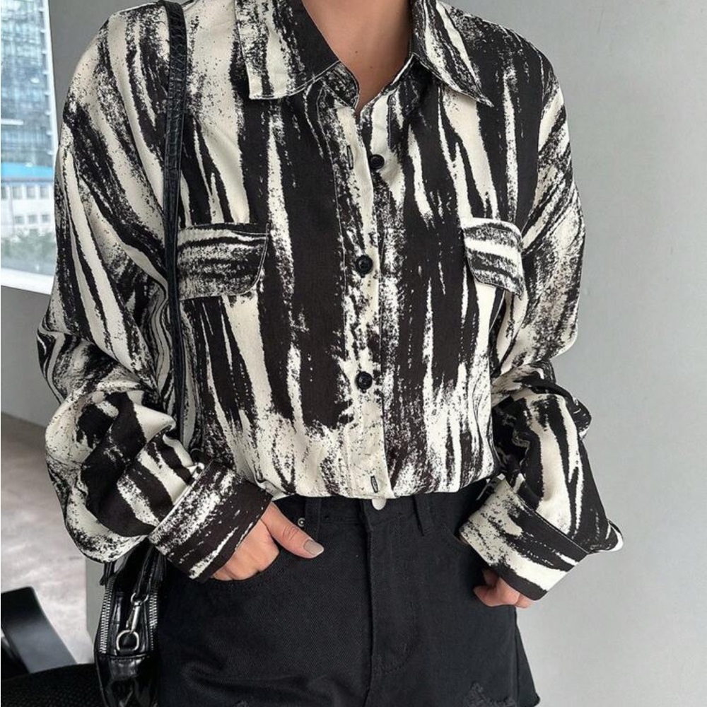 Black and White Women's Button-Up Top